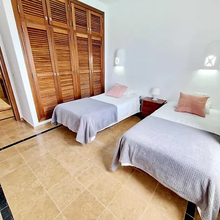 Casa Vacacional Anna Piscina Privada Climatizada *
