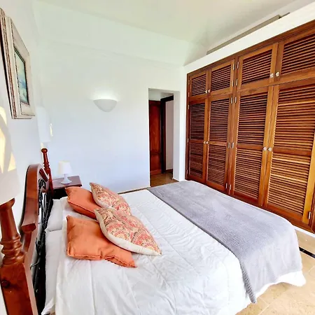 Casa Vacacional Anna, Piscina Privada Climatizada بيت للعطل