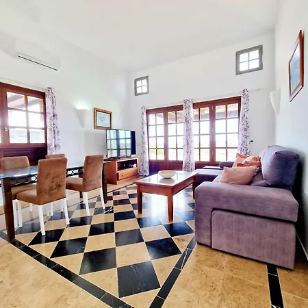 Holiday home Casa Vacacional Anna Piscina Privada Climatizada Playa Blanca (Lanzarote)